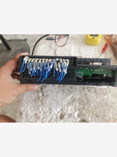 D0-06DD2-D光洋PLC，拆机货，成色如图，掉了一个边(议价商品）