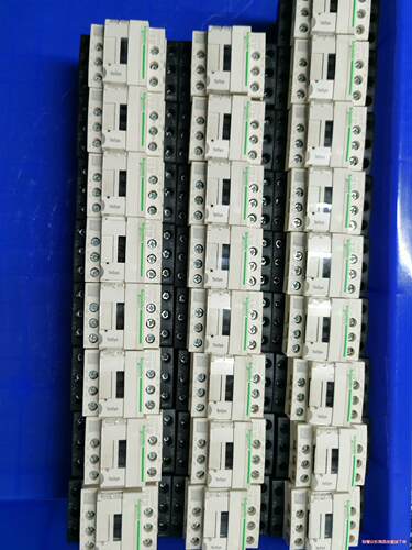 施耐德交流接触器LC1DS09M7C，线圈电压220V(议价商品）