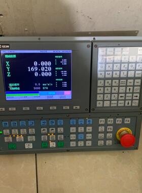 拆机SYNTEC 新代系统 EZ3M ，实物拍摄，成色如图，议价商品