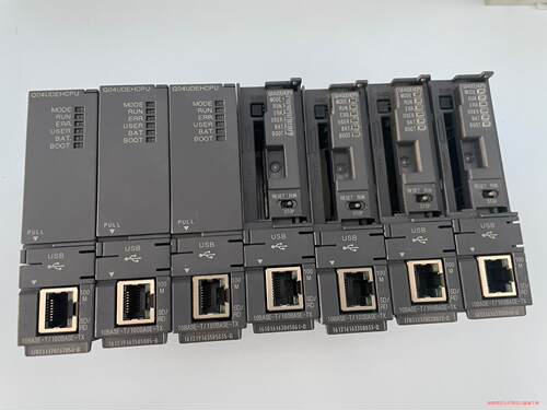 三菱CPU，Q04UDEHCPU，一共7台，实拍，4个缺盖板议价商品
