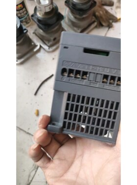 奥地特2.2KW变频器一台,SQ680,外观和奥地特一样,成骏营商贸—议