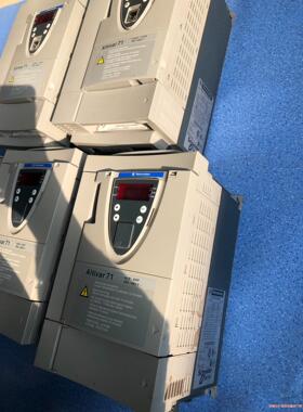 施耐德变频器5.5KW4KW ATV71HU55N4Z AT(议价商品）