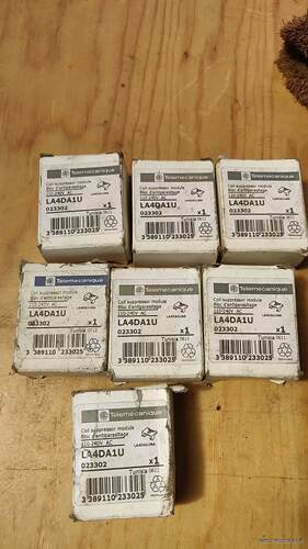 全新施耐德LA4DA1U模块