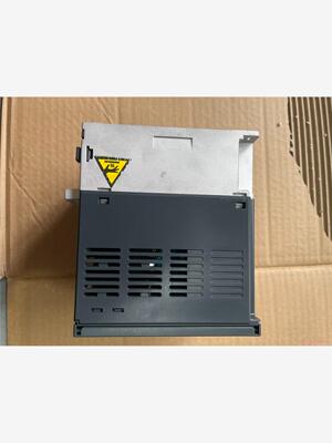 全新施耐德变频器ATV312HU22M3 没有包装了ATV3(议价商品）