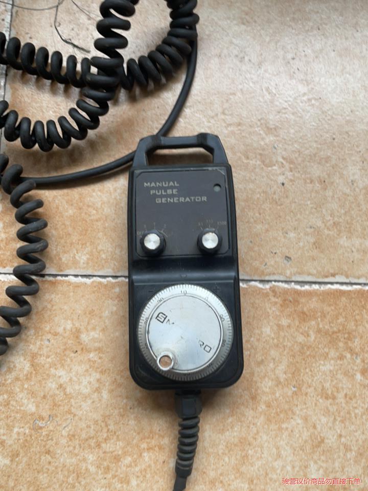 手轮一个。原来用于西门子802DSL系统上面 便宜处理议价商品