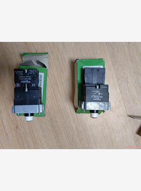 全新施耐德带灯按钮ZB2BWM31C，7。41C，9(议价商品）