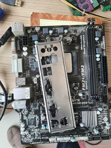 技嘉GA-f2A55M-DS2板u. 拆机带挡板， 功能正常(议价商品）