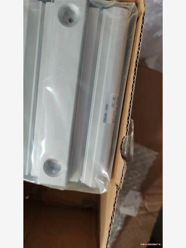 SMC全新，工程余货CDQ2A80-100DZ有一件，实物如(议价商品）