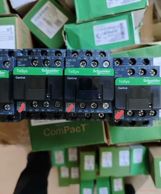 施耐德控制继电器，CAD50BDC数量4个，CAD32BDC议价商品
