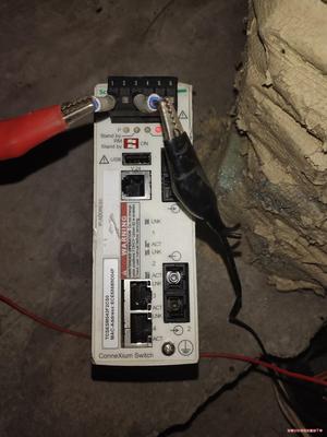 施耐德交换机TCSESM043F2CS0拆机成色如图实拍，功议价商品