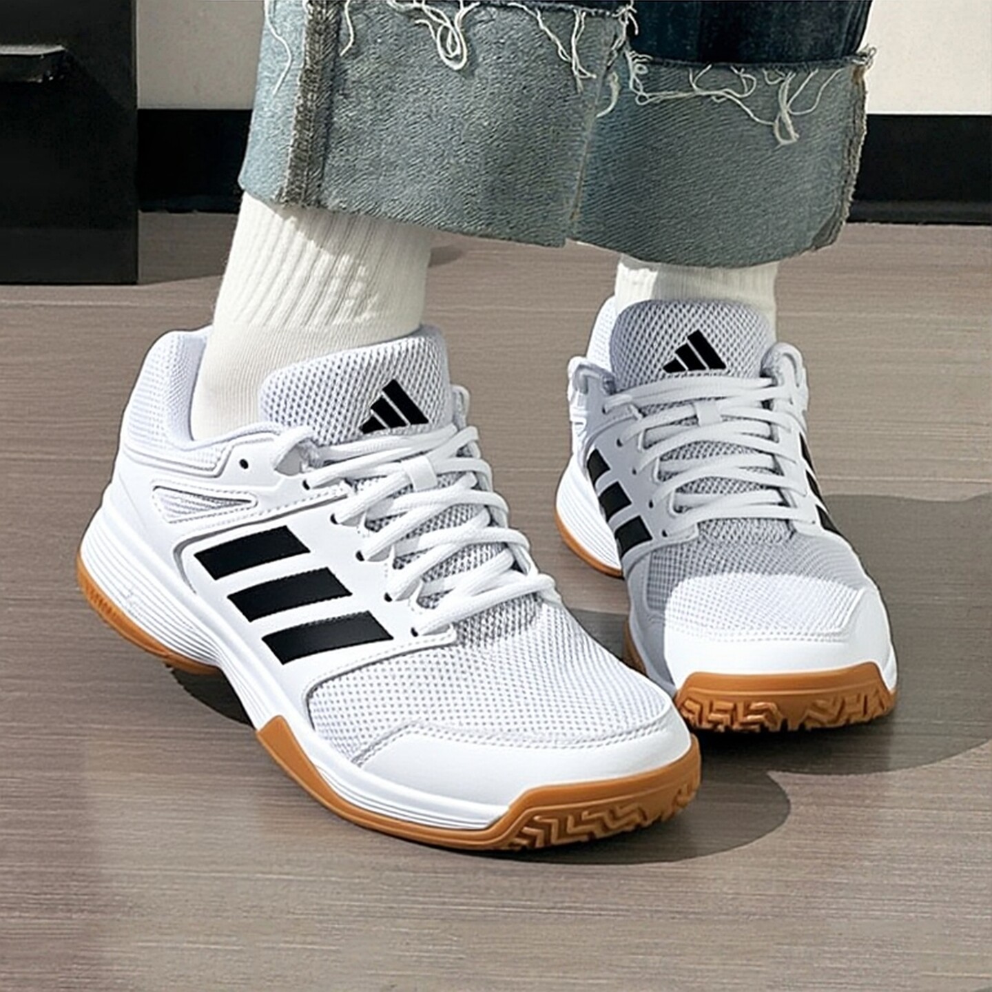 阿迪达斯羽毛球鞋男鞋女款鞋子新款运动鞋官方正品男士训练网球鞋