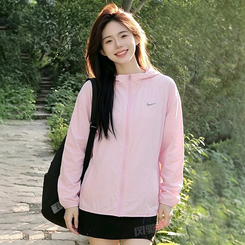 NIKE耐克运动夹克女装2026新款秋季防晒服跑步健身连帽外套皮肤衣