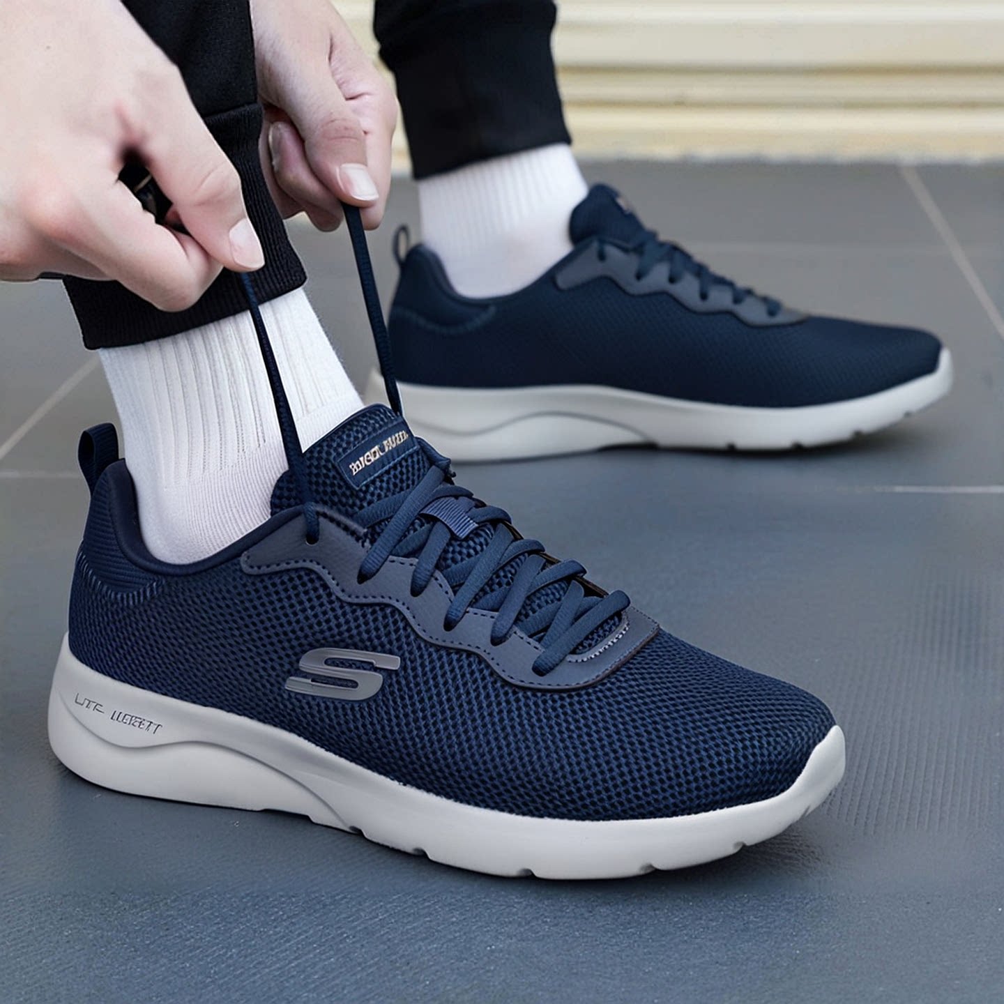 斯凯奇男鞋春季运动鞋新款网面休闲鞋官网男士减震跑步鞋老人鞋子