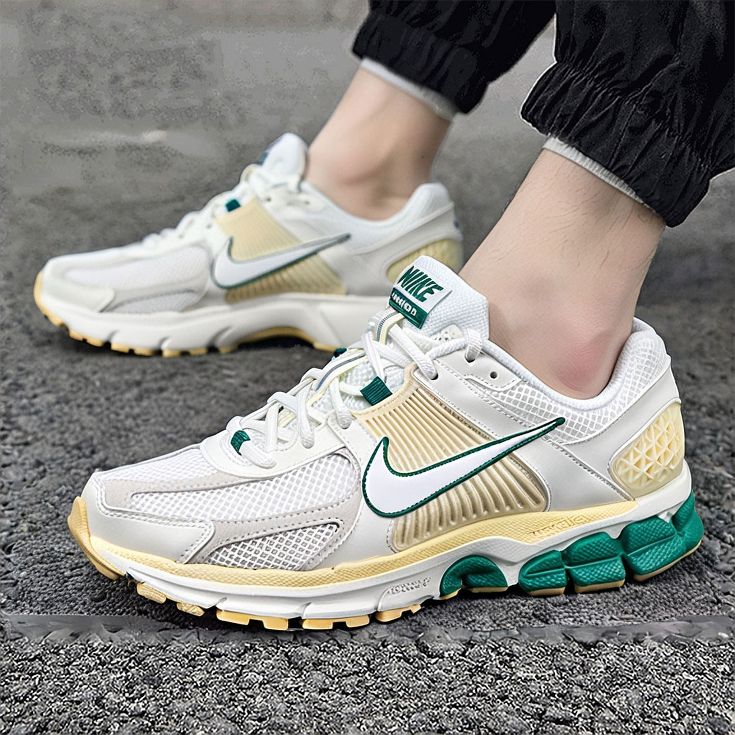 NIKE耐克男鞋秋冬新款运动鞋Vomero5减震训练透气跑步鞋子FN8361