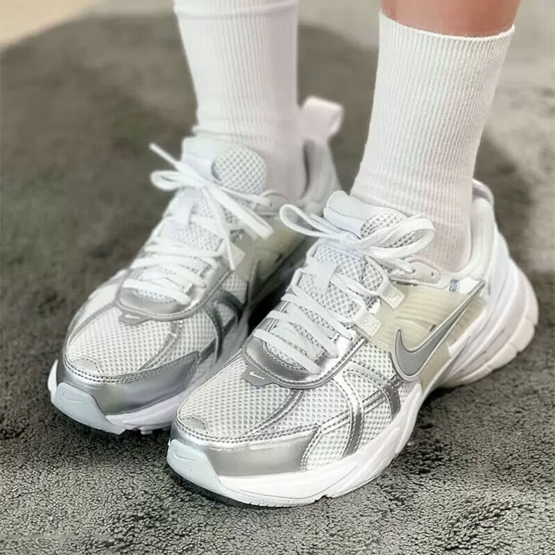 耐克男女鞋冬季Nike V2K Run 缓震透气休闲运动跑步鞋FD0736-104