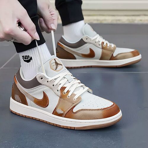 耐克（NIKE）篮球鞋男鞋夏季新品aj1多色牛仔鞋面板鞋时尚休闲鞋