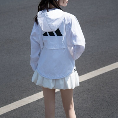 阿迪达斯adidas连帽夹克女202新款宽松舞蹈潮休闲训练外套IS8042