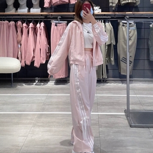 阿迪达斯女装粉色运动套装连帽夹克外套阔腿长裤子春装休闲两件套