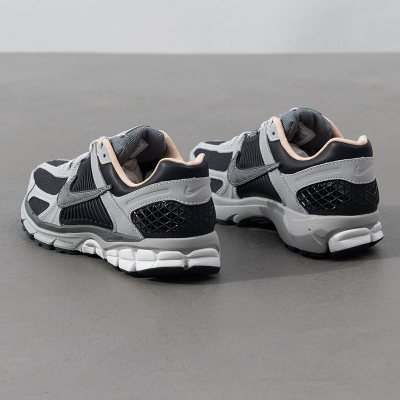 耐克（NIKE）男鞋 2026春季新款运动鞋低帮轻便舒适透气 VOMERO 5