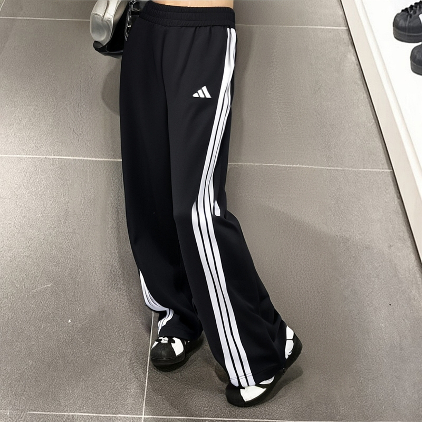 阿迪达斯秋季女子宽松运动裤