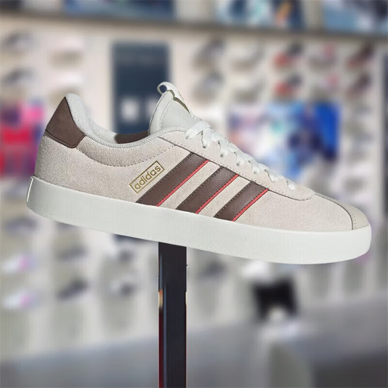 阿迪达斯休闲鞋adidas
