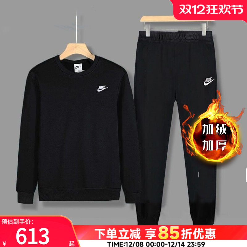 罗纹领口、袖口与下摆，刺绣logo