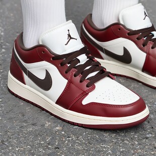 NIKE耐克AJ红色篮球鞋男鞋26新款运动鞋AIR JORDAN 1低帮休闲鞋