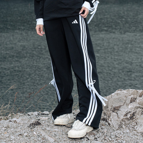 阿迪达斯女装2026秋季新款三条纹舞动系列运动休闲裤香蕉裤KG3855