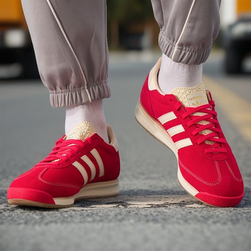 阿迪达斯男鞋女鞋新年款红色德训鞋25冬季婚鞋运动鞋休闲鞋JQ9823