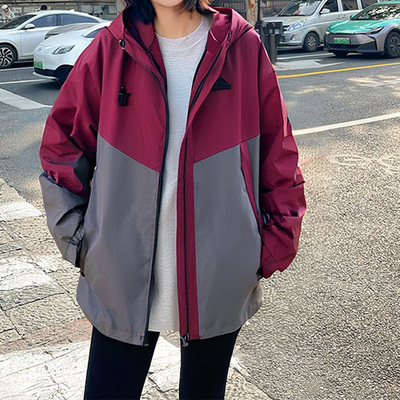 阿迪达斯女装户外红色夹克外套春秋款运动服梭织旅游上衣男JE8577