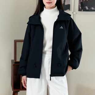 阿迪达斯黑色梭织夹克外套女装上衣25冬季新款连帽运动服KS2807