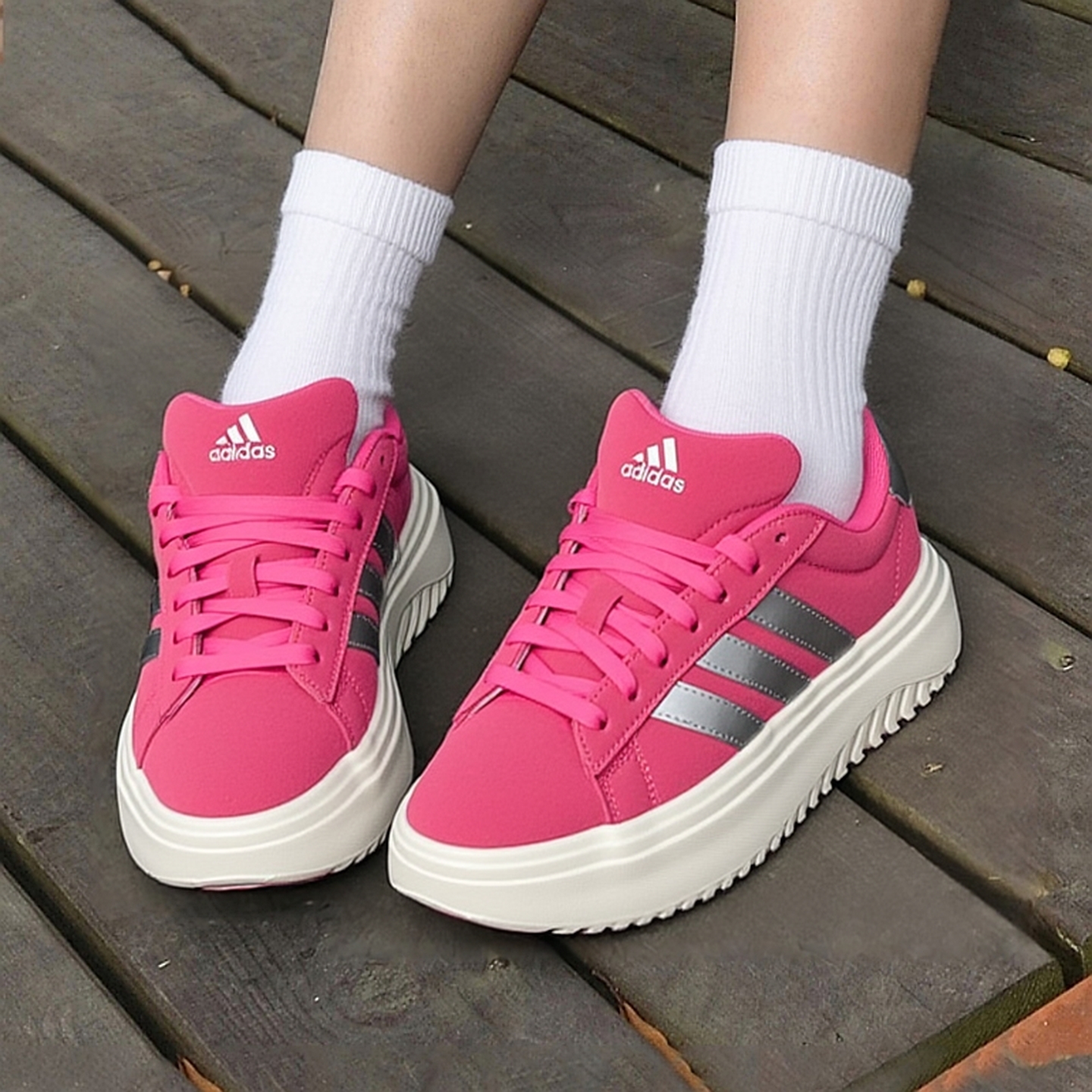 阿迪达斯adidas板鞋女鞋2025冬季新款户外鞋厚底低帮休闲鞋运动鞋