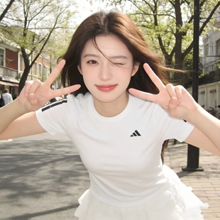 阿迪达斯短袖T恤女装2026夏季新款白色跑步休闲健身运动服KU8746
