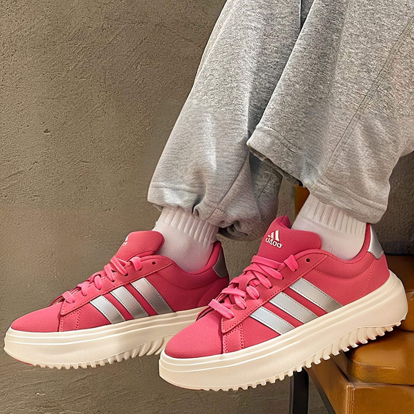 阿迪达斯女鞋25新款厚底运动鞋GRAND COURT PLATFORM休闲鞋KI5138