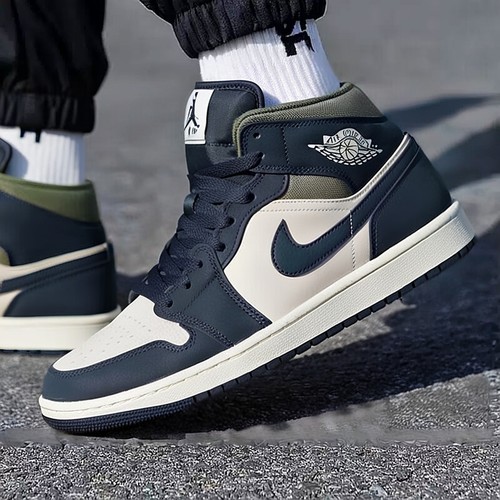 NIKE耐克男子AIR JORDAN 1中帮运动休闲鞋训练篮球鞋HV4091-102