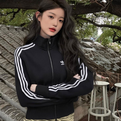阿迪达斯Adidas三叶草女子黑色复古三条纹针织立领夹克外套IY7278