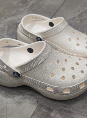 卡骆驰洞洞鞋女鞋新款透气简约轻便增高拖鞋凉鞋沙滩鞋207241-0WV