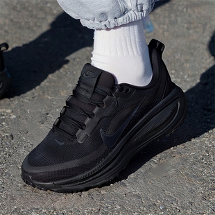 HQ7002 NIKE耐克女子迈柔VOMERO 运动鞋 GTX训练缓震跑步鞋 001