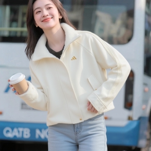 阿迪达斯马年新年款毛绒外套女26新款高领白色加绒保暖夹克KH2662