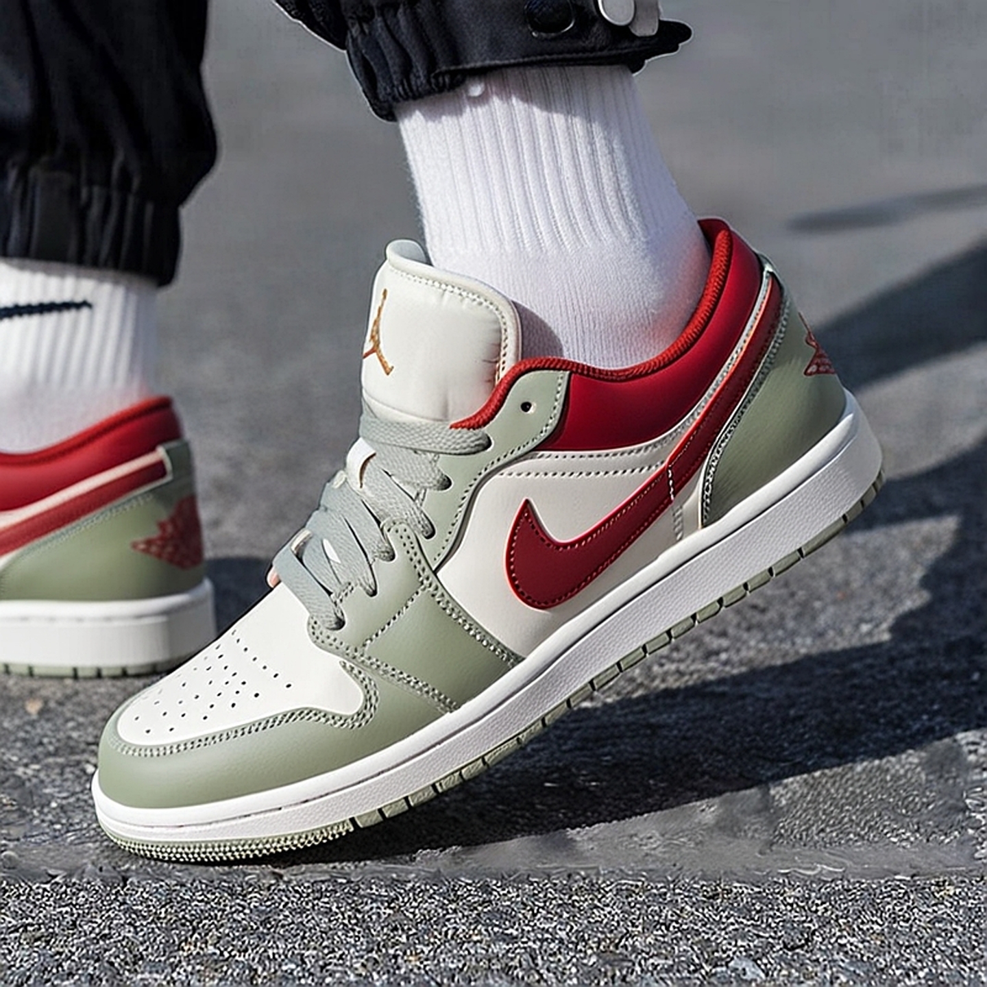 NIKE耐克AIRJORDAN1男鞋2025冬季新款篮球鞋男子运动鞋553558-133