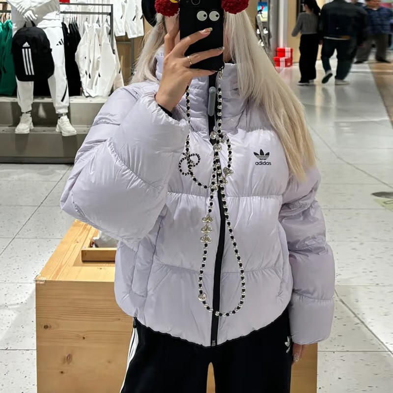 阿迪达斯羽绒服女外套紫色25春季新款运动服三叶草保暖夹克IW83