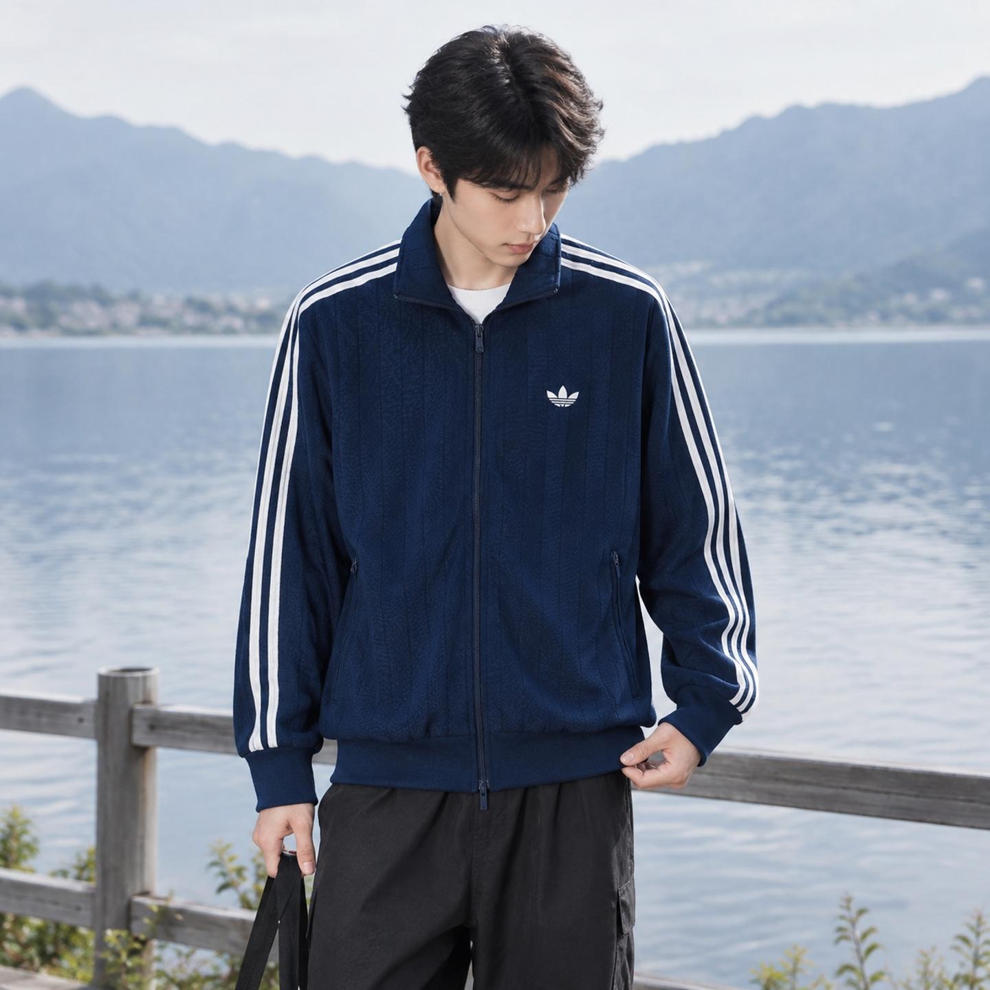 阿迪达斯2026春秋款男装运动服针织夹克宽松立领休闲运动外套