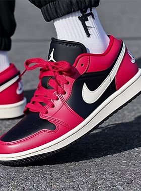 NIKE耐克女鞋红色滑板鞋运动鞋26新年款air jordan 1篮球鞋DC0774