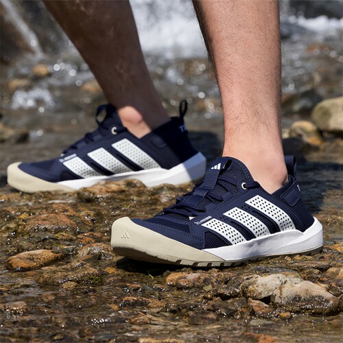 adidas溯溪鞋男鞋女鞋2026秋季户外鞋运动徒步鞋HQ9172