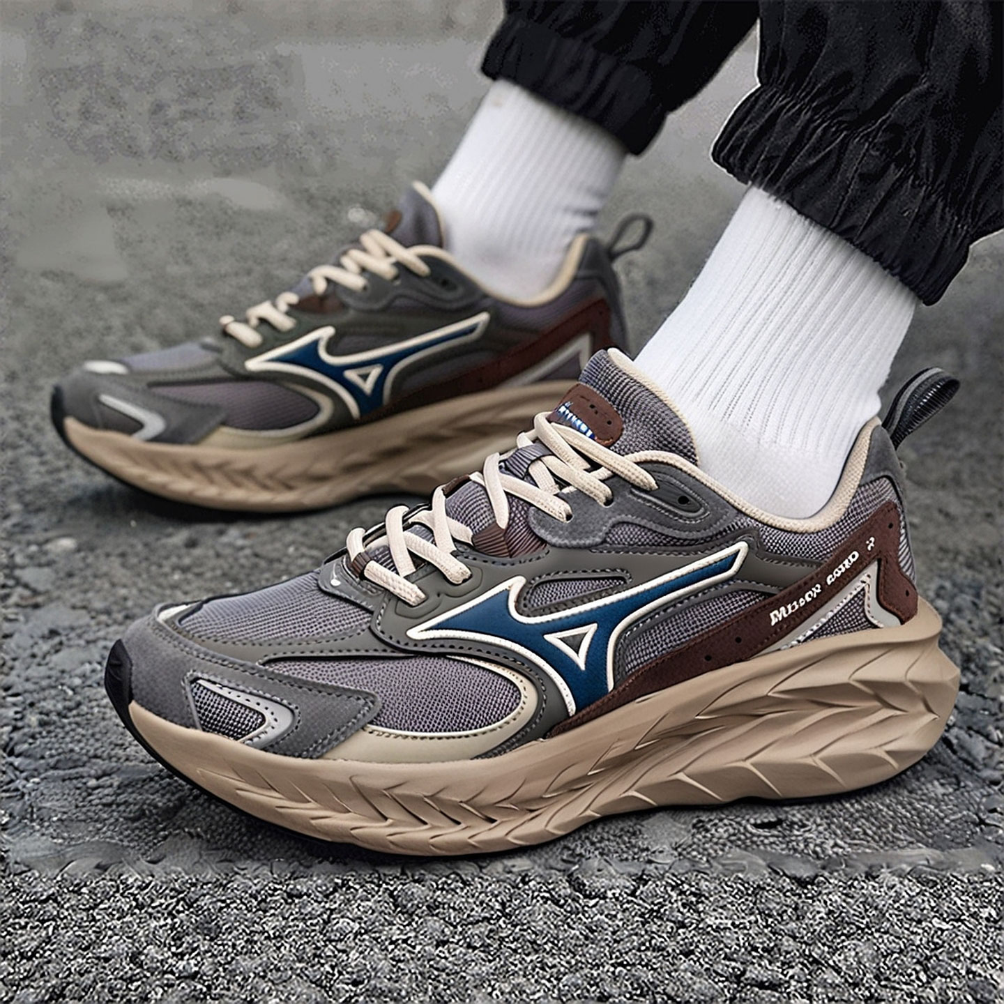 美津浓男鞋女鞋25秋冬新款厚底缓震回弹运动鞋ASTRO LS健身跑步鞋