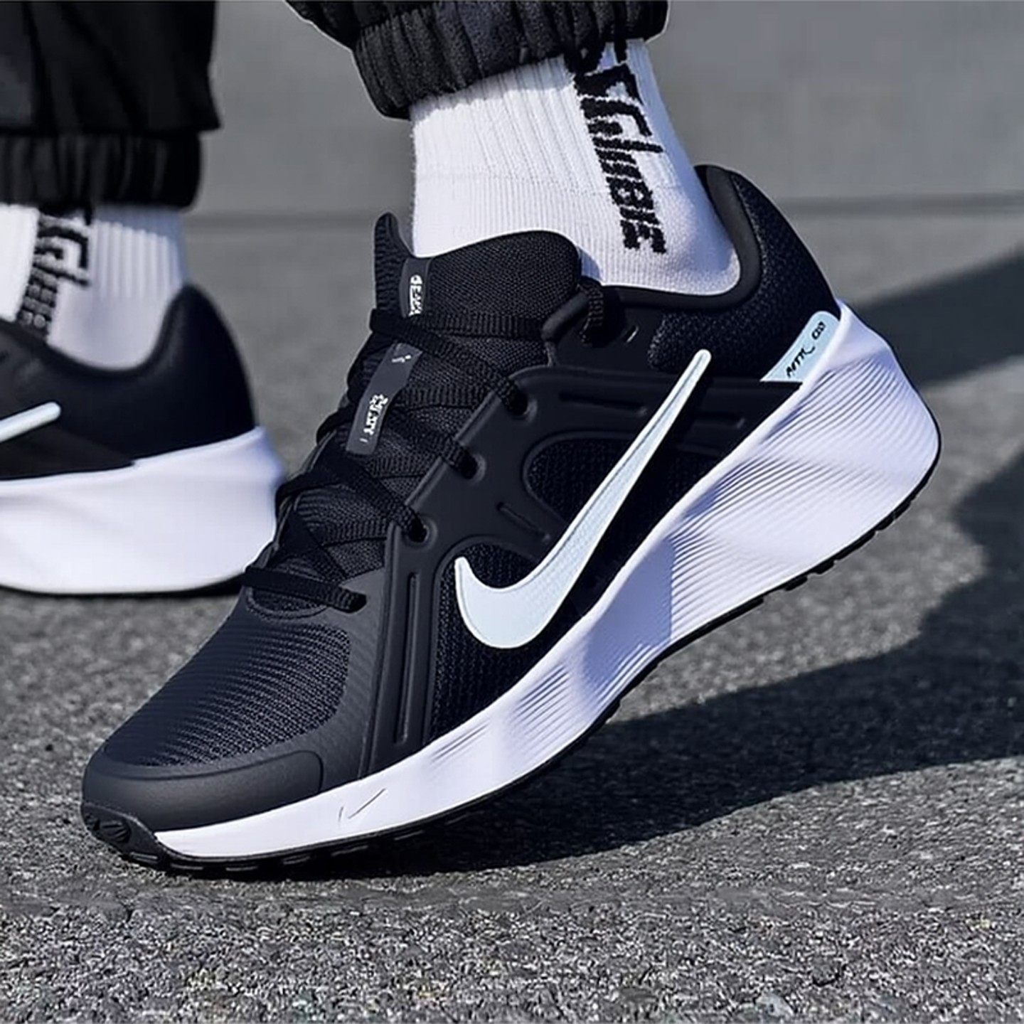 NIKE耐克男鞋黑色健身训练鞋2026新款春季低帮运动鞋HM9493-005,运动鞋new,运动休闲鞋,淘宝优惠券,粉丝福利购,淘宝优惠卷