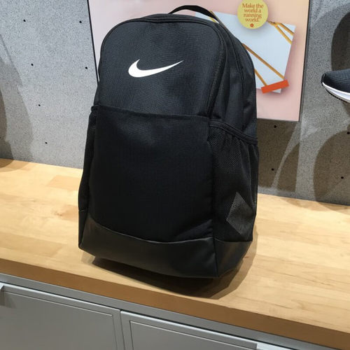尺寸46*31*18cm，拉链口袋