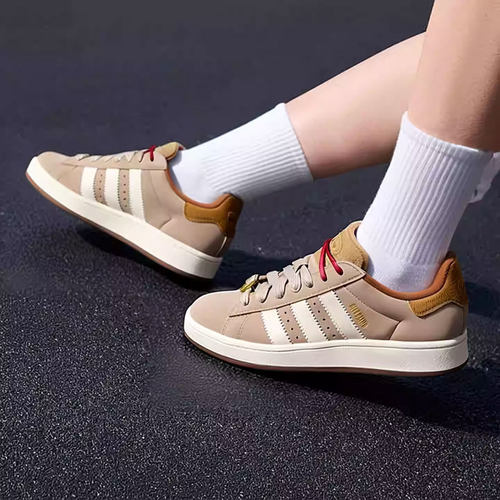 阿迪达斯三叶草休闲鞋男女鞋26马年新年款CAMPUS运动面包鞋KJ8724