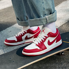耐克男子板鞋NIKE AJ1红色低帮复古休闲薄底运动鞋553558-166