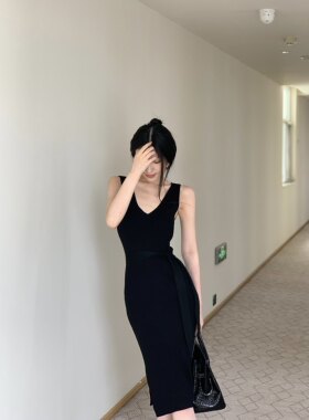 MUZI 木子同款黑色赫本法式优雅针织小黑裙长度及膝搭腰带连衣群